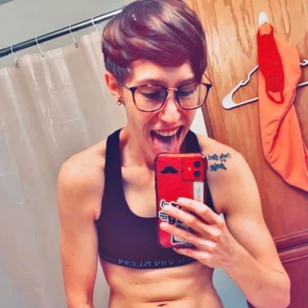 Meet your Posher, Cortney